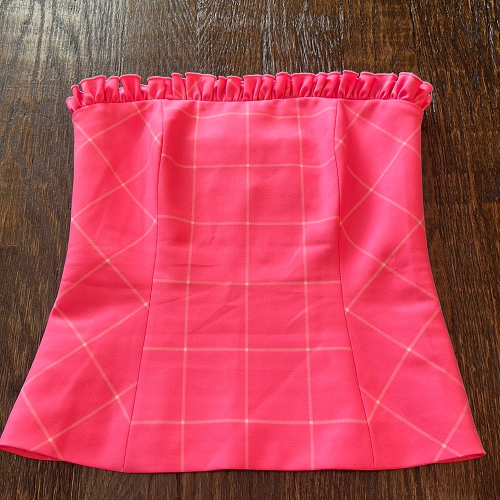 Trina Turk Caleta Top. Size M. In the color Candy Pink.